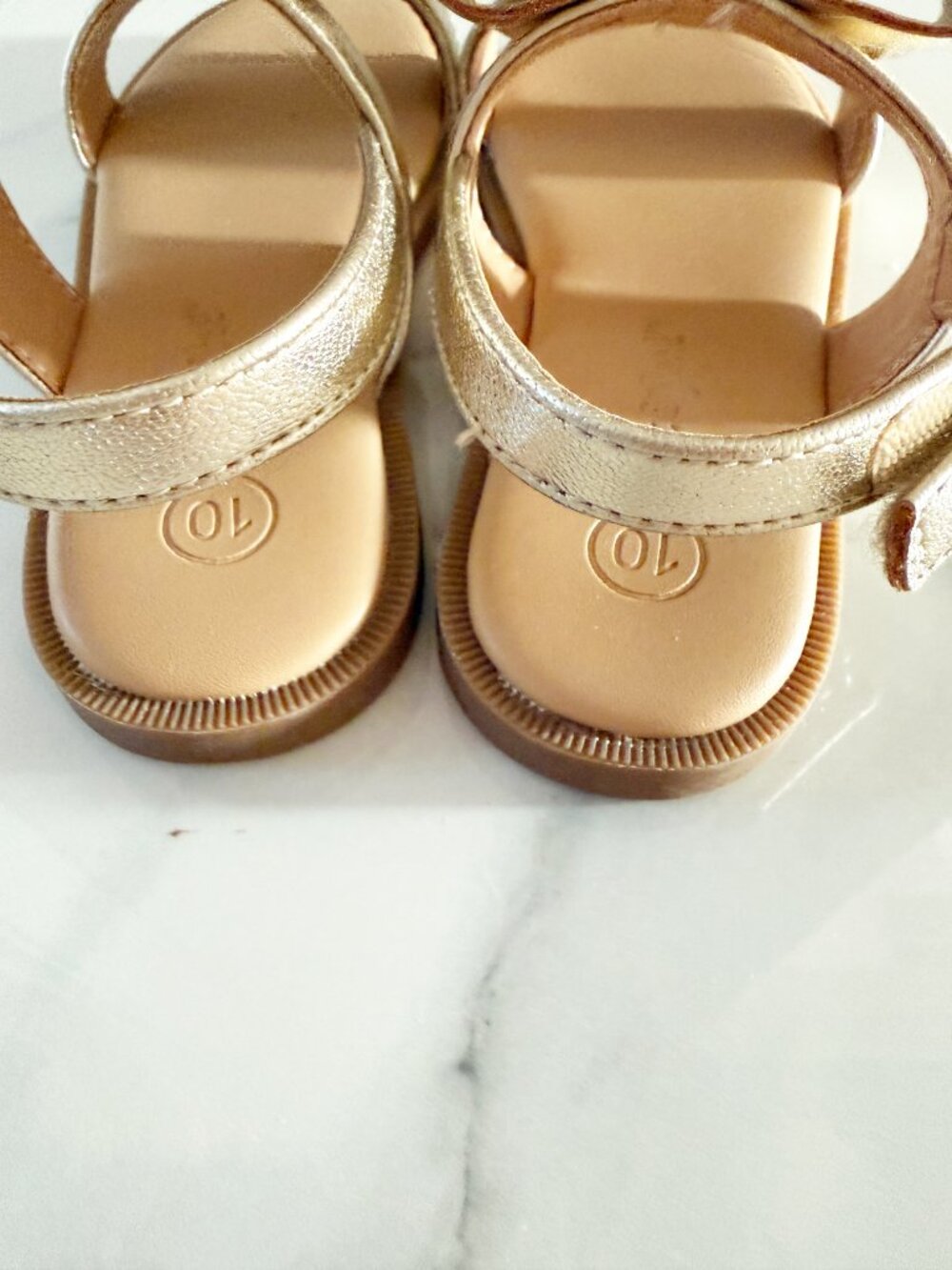 Cat & Jack Toddler Girls Bow Sandals Gold Size 10 - Picture 4 of 7